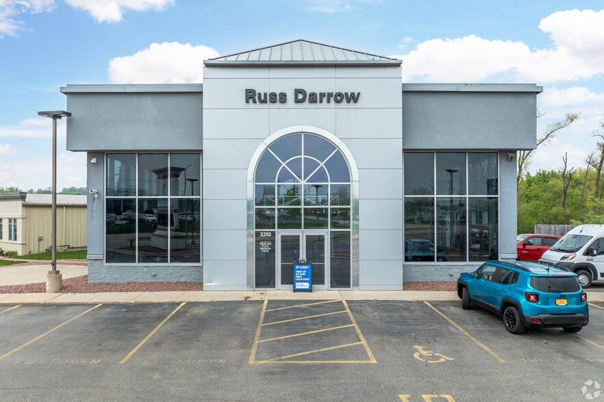 3210 W Washington St, West Bend, WI for lease - Building Photo - Image 2 of 26