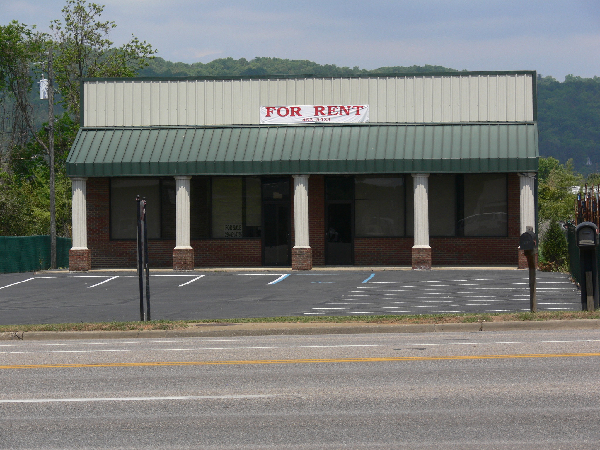 1631 E Hamric Dr, Oxford, AL for sale Building Photo- Image 1 of 17