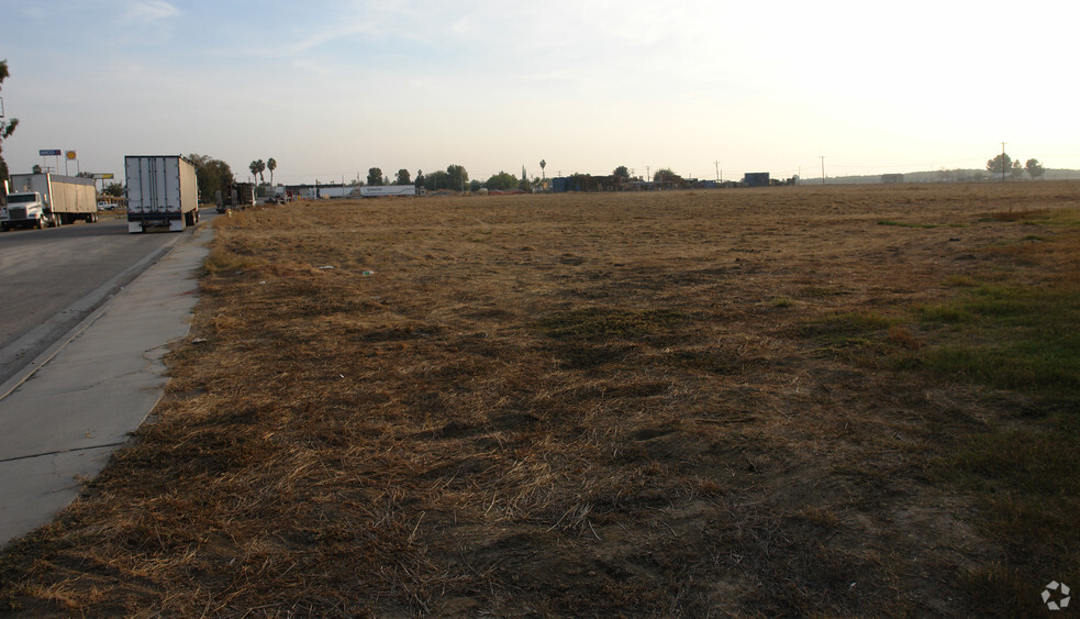 6400 Betty Dr, Goshen, CA for lease - Building Photo - Image 2 of 2