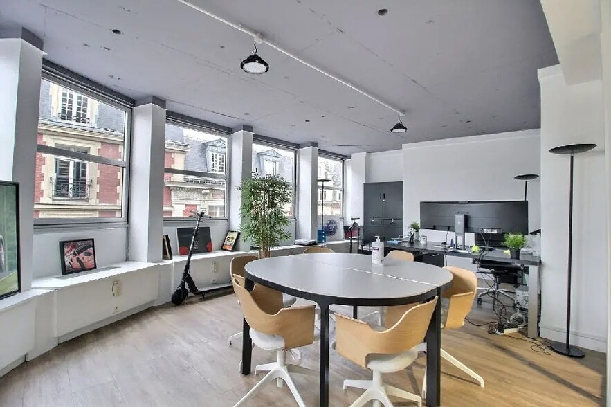 43-45 Rue De Naples, Paris for lease - Interior Photo - Image 3 of 13