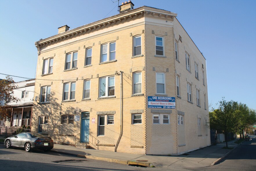 153 Pierson St, Orange, NJ for sale - Primary Photo - Image 1 of 1