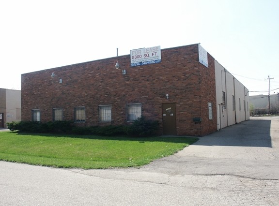 24340 Sherwood Ave, Center Line, MI for lease - Primary Photo - Image 1 of 2