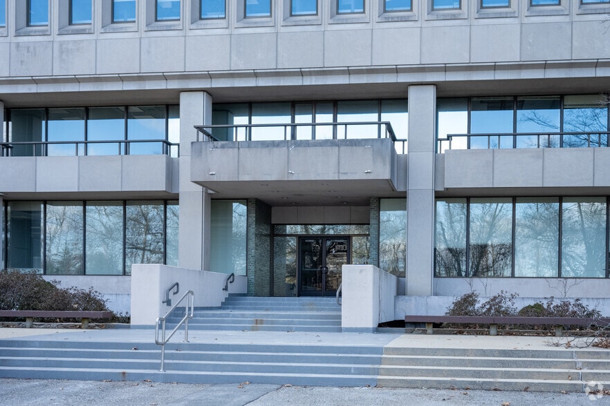 25 Research Dr, Westborough, MA for lease - Building Photo - Image 2 of 6