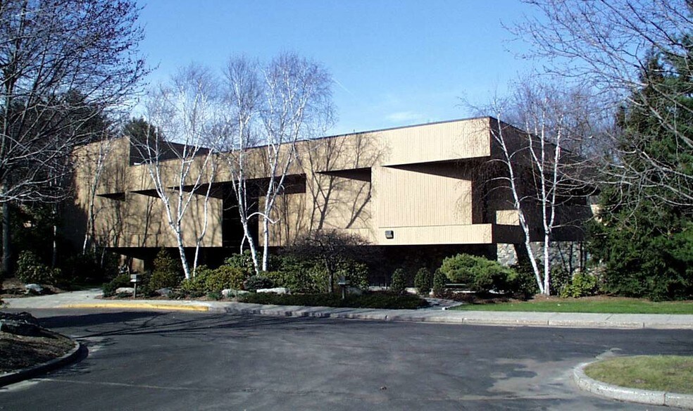 63 S Main St, Newtown, CT for sale - Primary Photo - Image 1 of 1