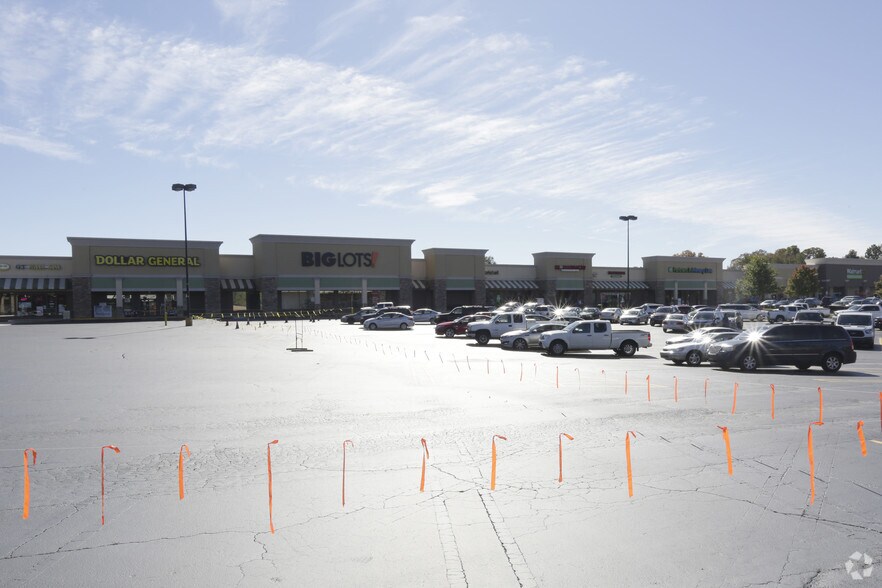 805 W Wade Hampton Blvd, Greer, SC for sale - Primary Photo - Image 1 of 1