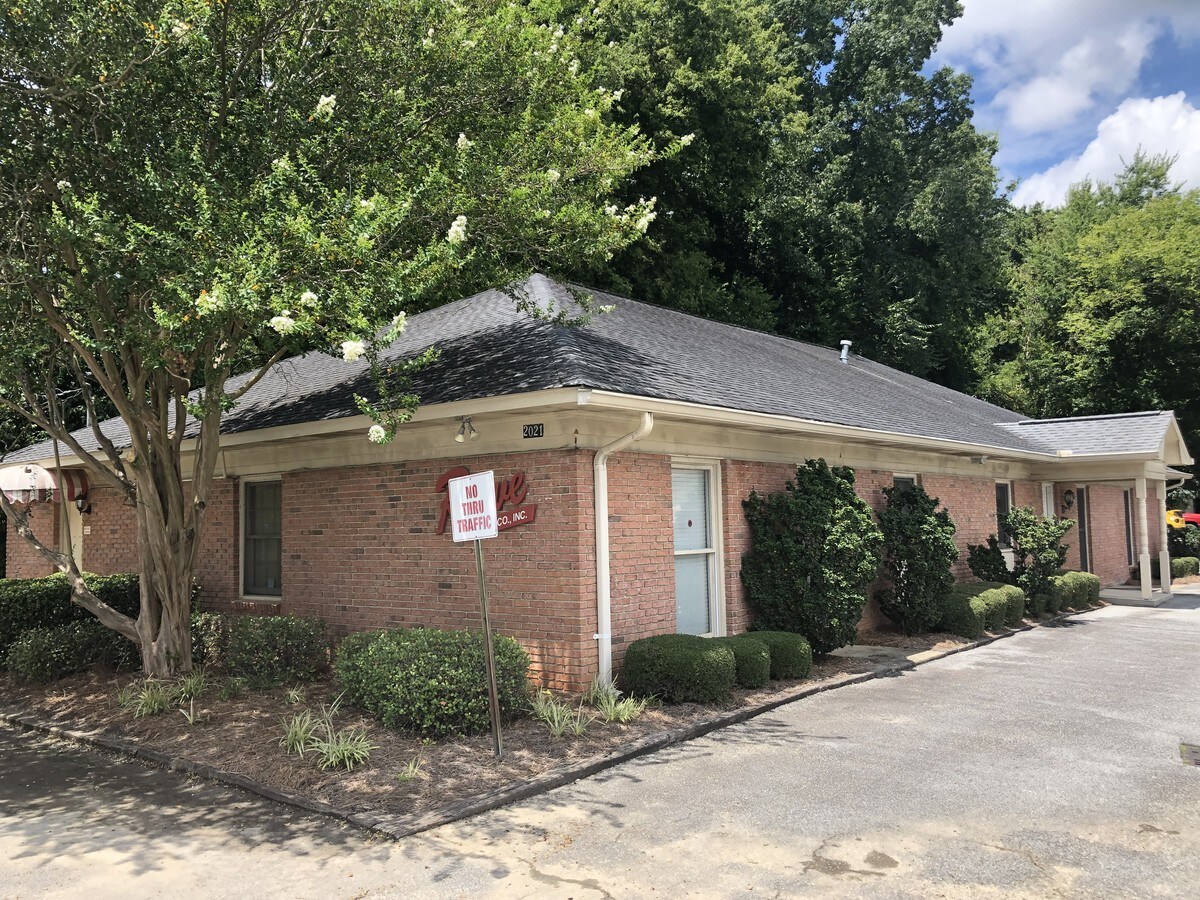 2021 Warm Springs Rd, Columbus, GA 31904