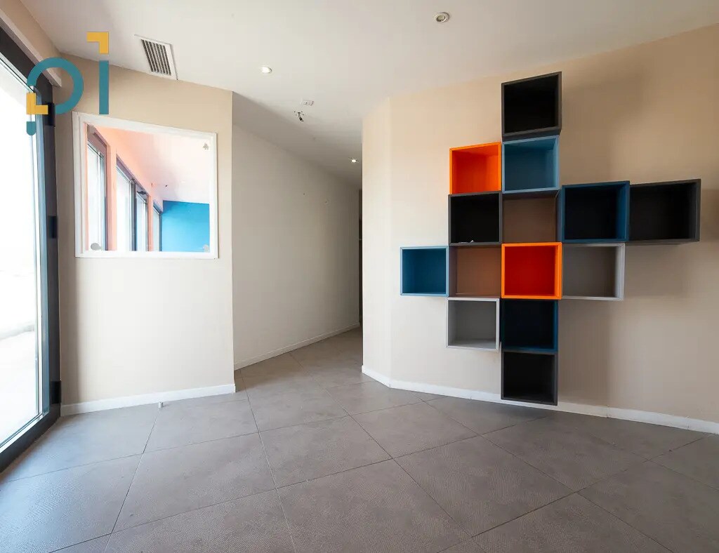 Office in Saint-Cannat for lease Building Photo- Image 1 of 10