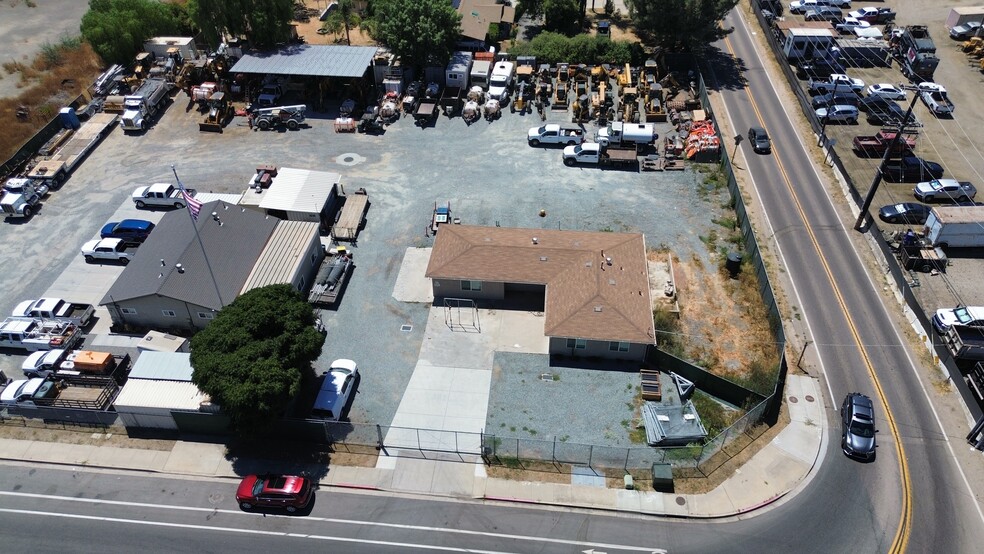 10198 Riverford Rd, Lakeside, CA for lease - Primary Photo - Image 1 of 6