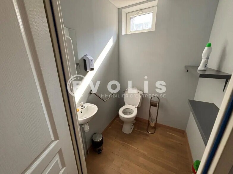 Retail in Amiens for lease - Interior Photo - Image 3 of 4