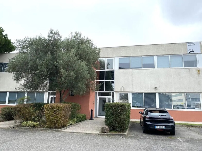 Office in Toulouse for lease - Building Photo - Image 3 of 14