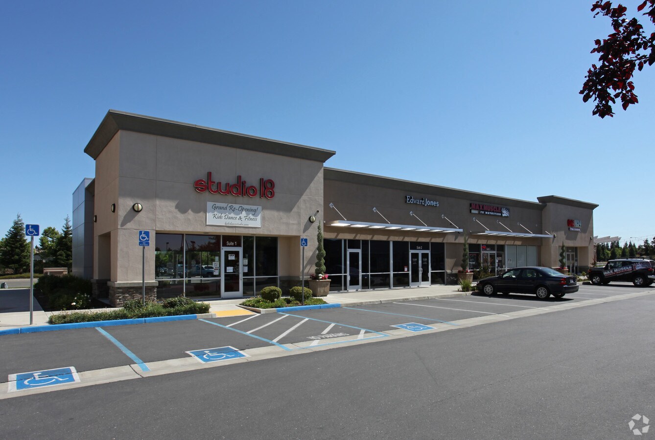 1850 Del Paso Rd, Sacramento, CA 95834