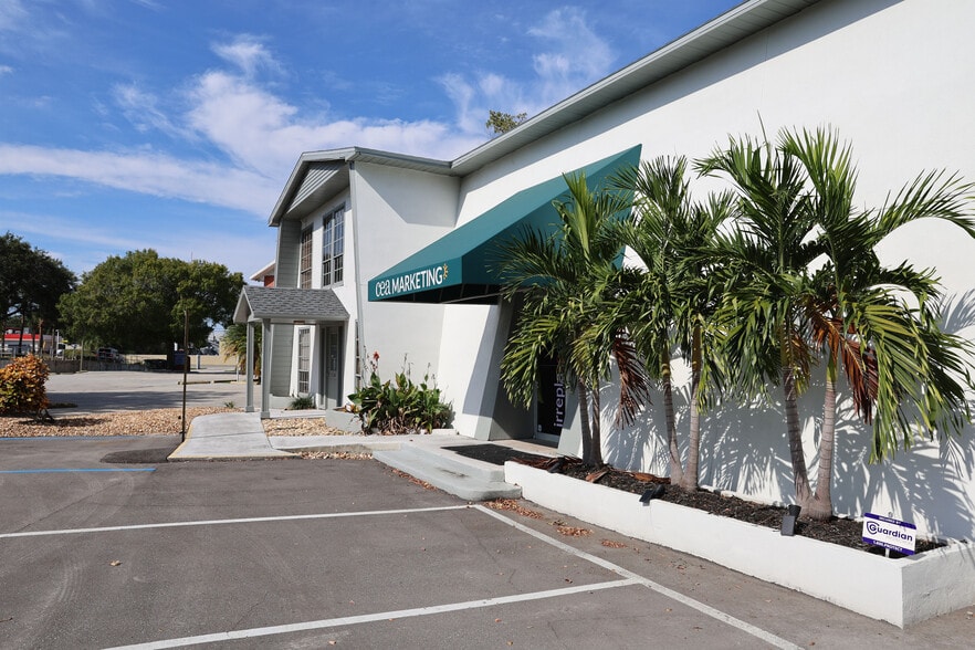 2231-2233 Nursery Rd, Clearwater, FL for lease - Building Photo - Image 2 of 11