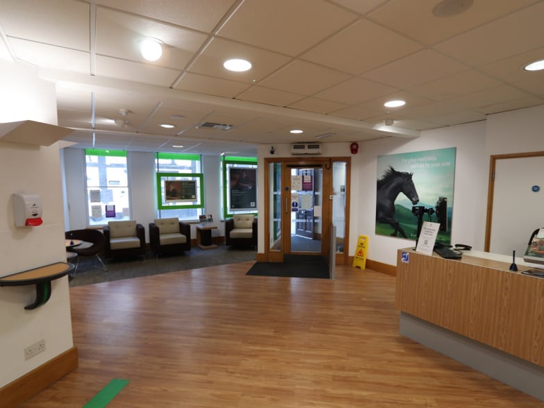 14-16 Molesworth St, Wadebridge for lease - Interior Photo - Image 3 of 8