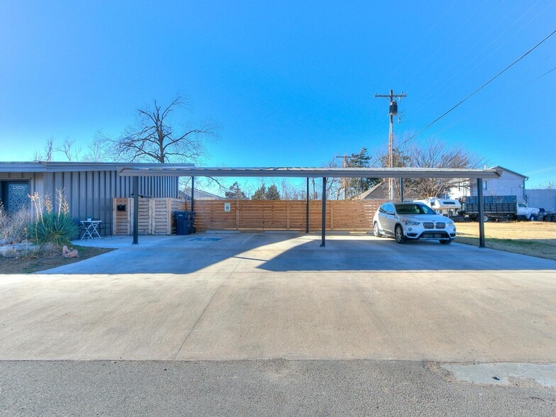 711 N Douglas Ave, Oklahoma City, OK for sale - Building Photo - Image 3 of 28