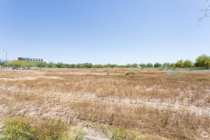 2353-2389 W Pinnacle Rd, Phoenix, AZ for sale - Building Photo - Image 2 of 4