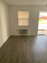 655 W Fulton St, Sanford, FL for lease Interior Photo- Image 2 of 6