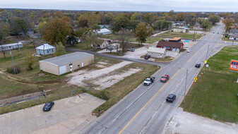 1303 East St, Iola KS - Drive Through Restaurant