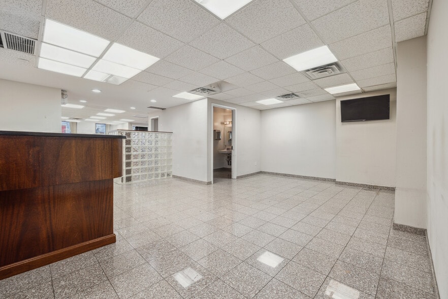 13 Elizabeth St, New York, NY for lease - Building Photo - Image 2 of 15