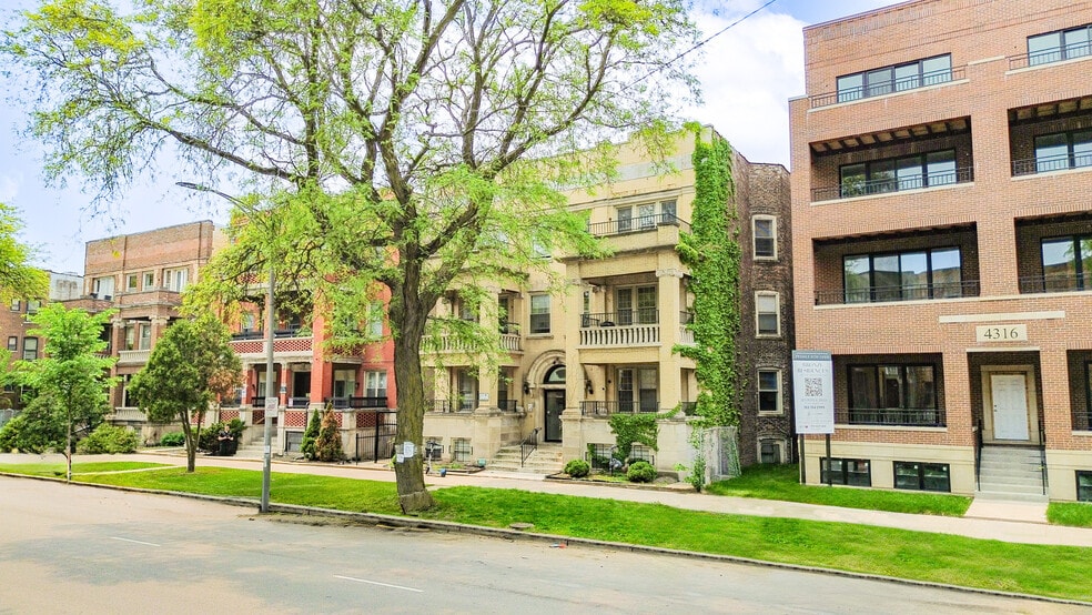 4320 S Michigan Ave, Chicago, IL for sale - Building Photo - Image 1 of 5