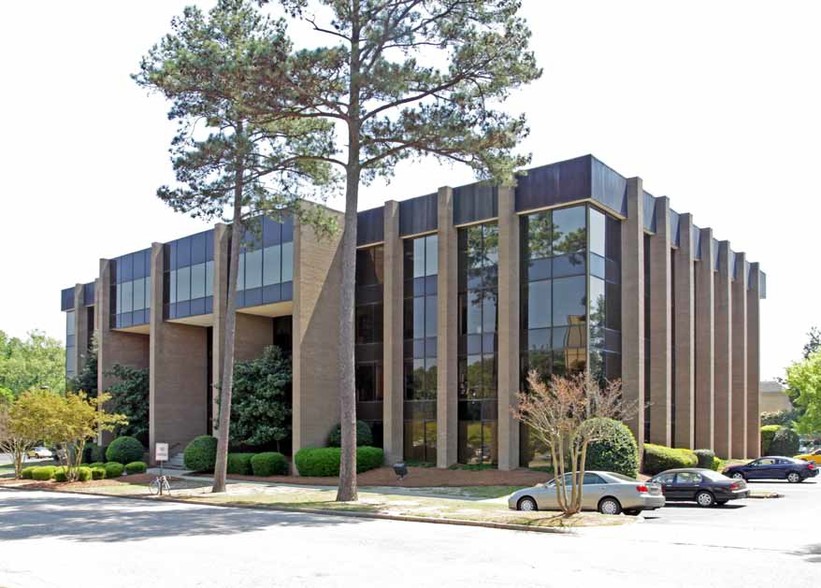 3710 Landmark Dr, Columbia, SC for lease - Building Photo - Image 1 of 5