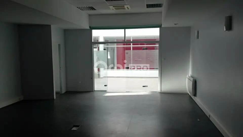 Office in Reims for lease - Building Photo - Image 3 of 7