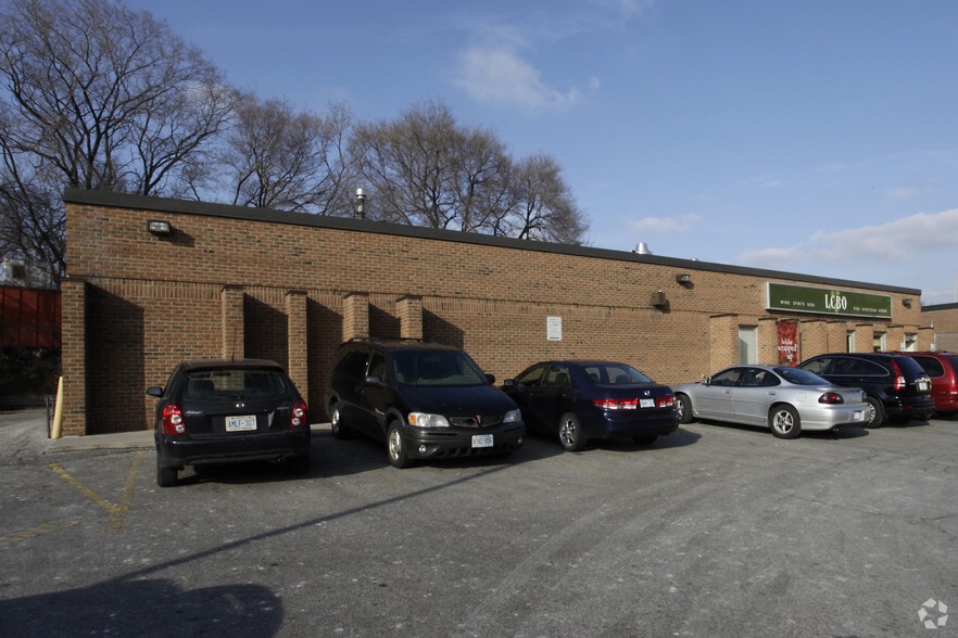 25 Hillcrest Ave, Mississauga, ON for lease - Building Photo - Image 2 of 2