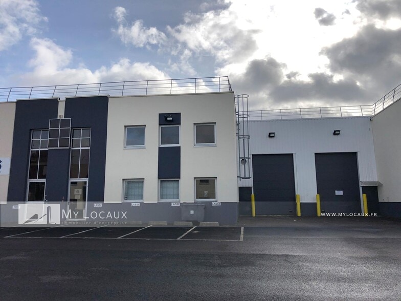 Flex in Gennevilliers for lease - Building Photo - Image 1 of 6