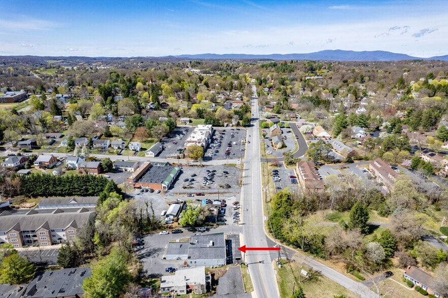 2501 N Augusta St, Staunton, VA for sale - Building Photo - Image 3 of 21