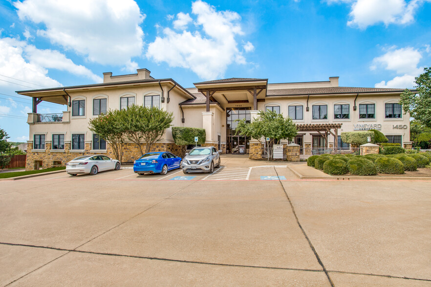 1450 Hughes Rd, Grapevine, TX for lease - Building Photo - Image 1 of 6