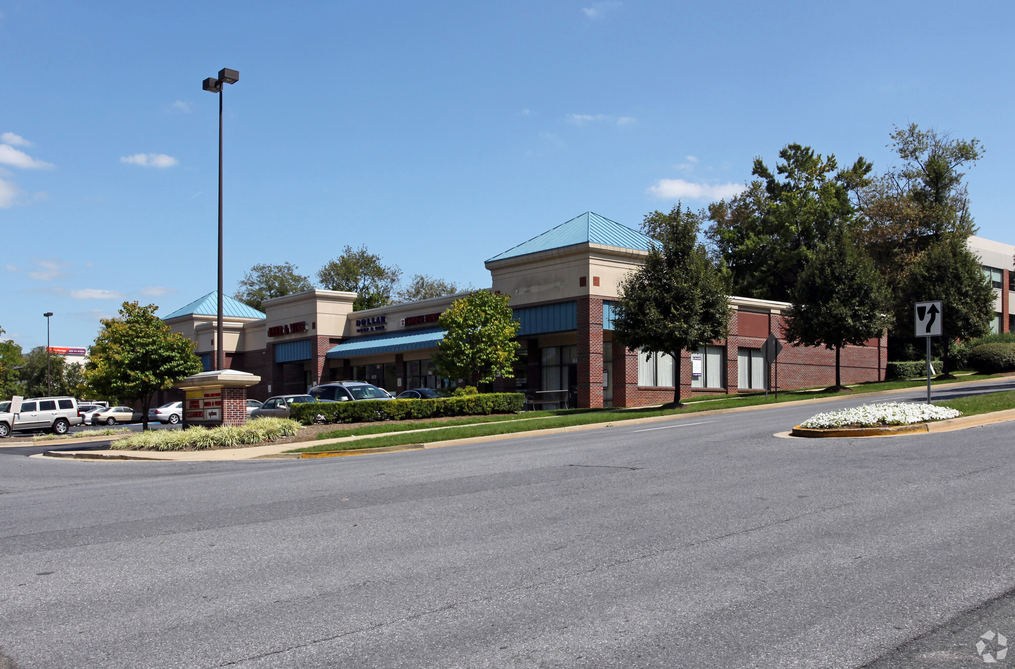 841-861 Russell Ave, Gaithersburg, MD for lease Building Photo- Image 1 of 8