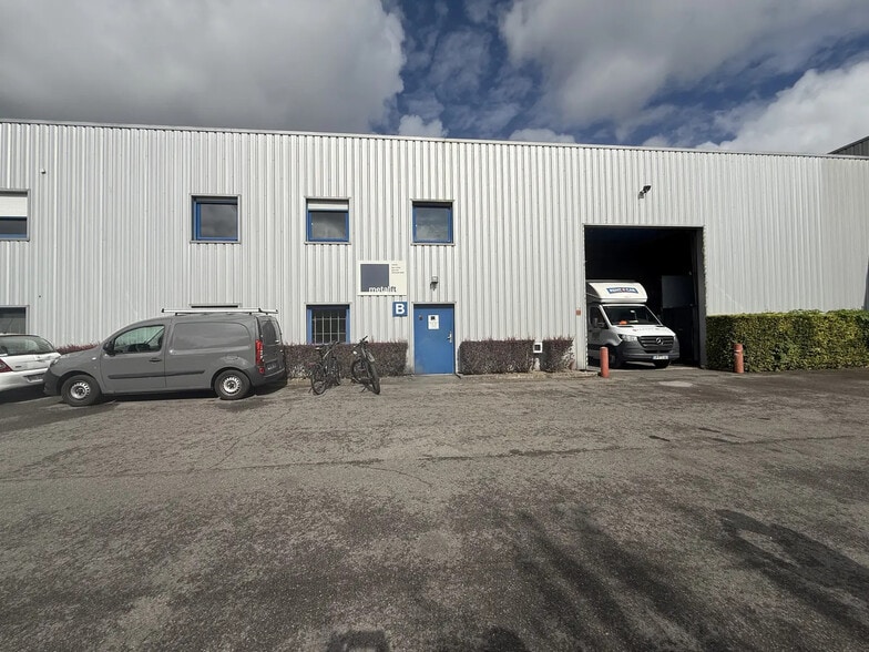 Flex in Argenteuil for lease - Building Photo - Image 1 of 3