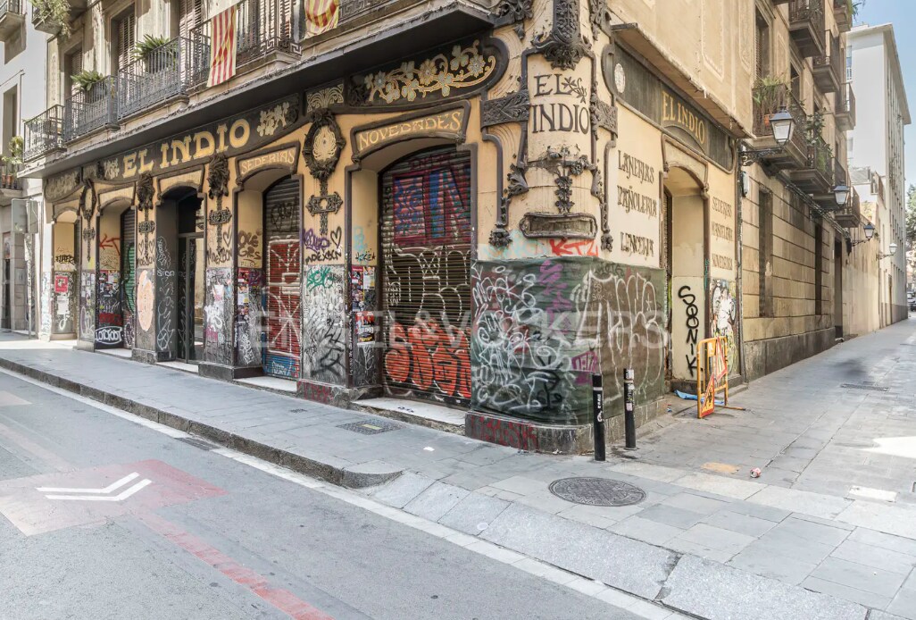 Retail in Barcelona, Barcelona for lease Interior Photo- Image 1 of 7