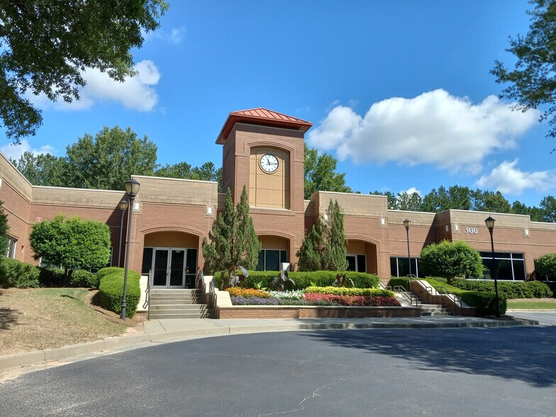 1255 Lakes Pky, Lawrenceville, GA for lease - Building Photo - Image 1 of 7