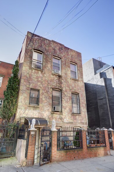 70 S 3rd St, Brooklyn, NY for sale - Primary Photo - Image 1 of 1