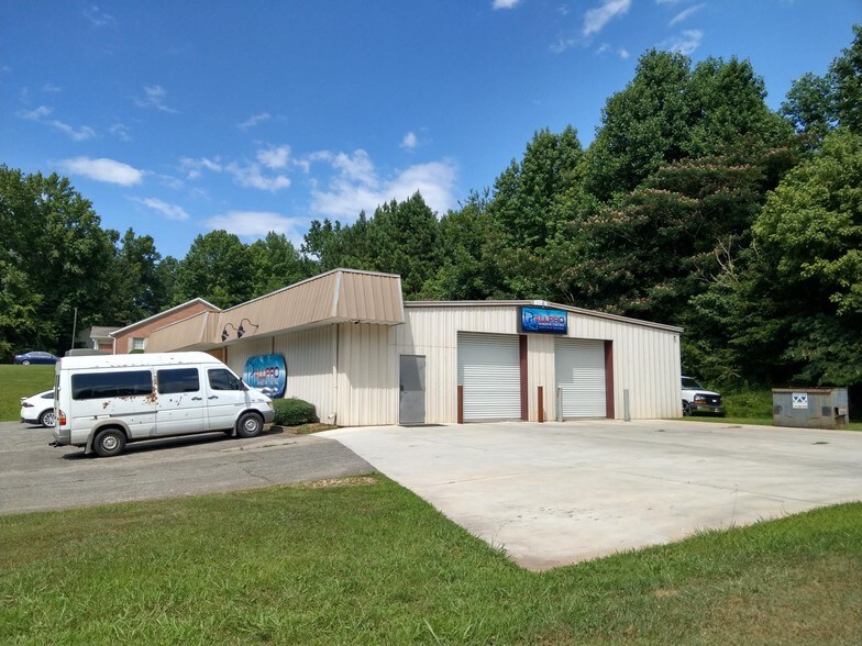 3025 Holly Springs Pkwy, Holly Springs, GA 30115