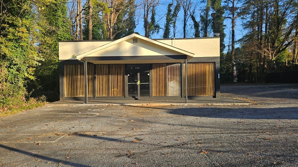 2125 Headland Dr, Atlanta, GA for sale - Building Photo - Image 2 of 12