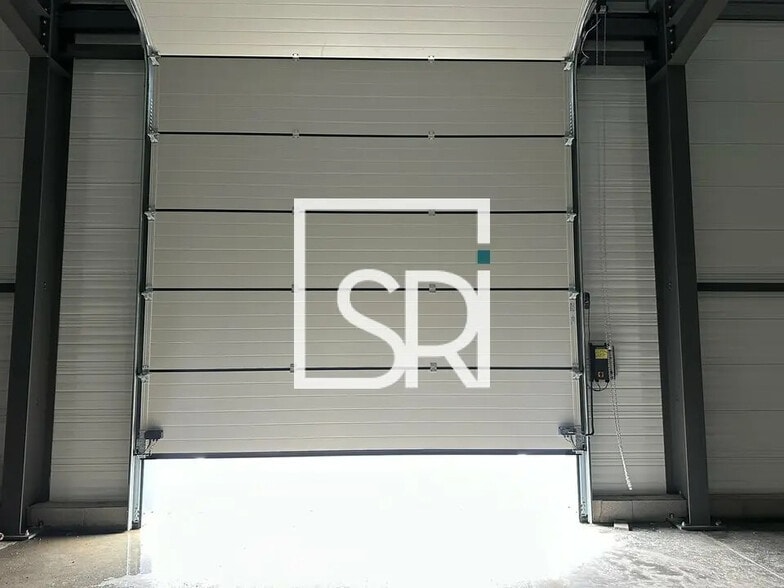 Industrial in Cusset for lease - Building Photo - Image 2 of 10