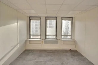9-11 Rue Georges Pitard, Paris for lease Interior Photo- Image 2 of 4