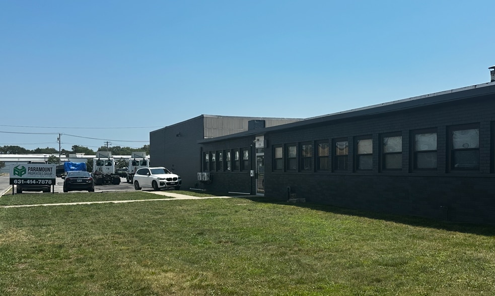 171-177 Allen Blvd, Farmingdale, NY for lease - Building Photo - Image 2 of 3