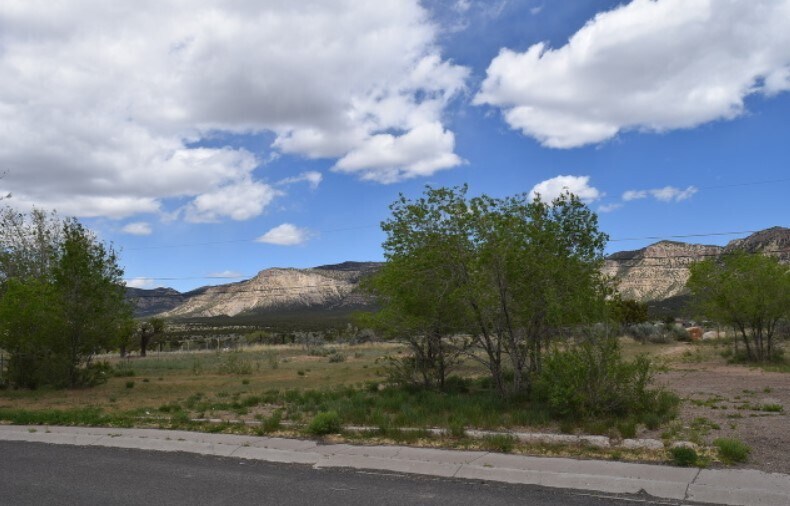 147 W Whitmore Dr, East Carbon, UT 84520