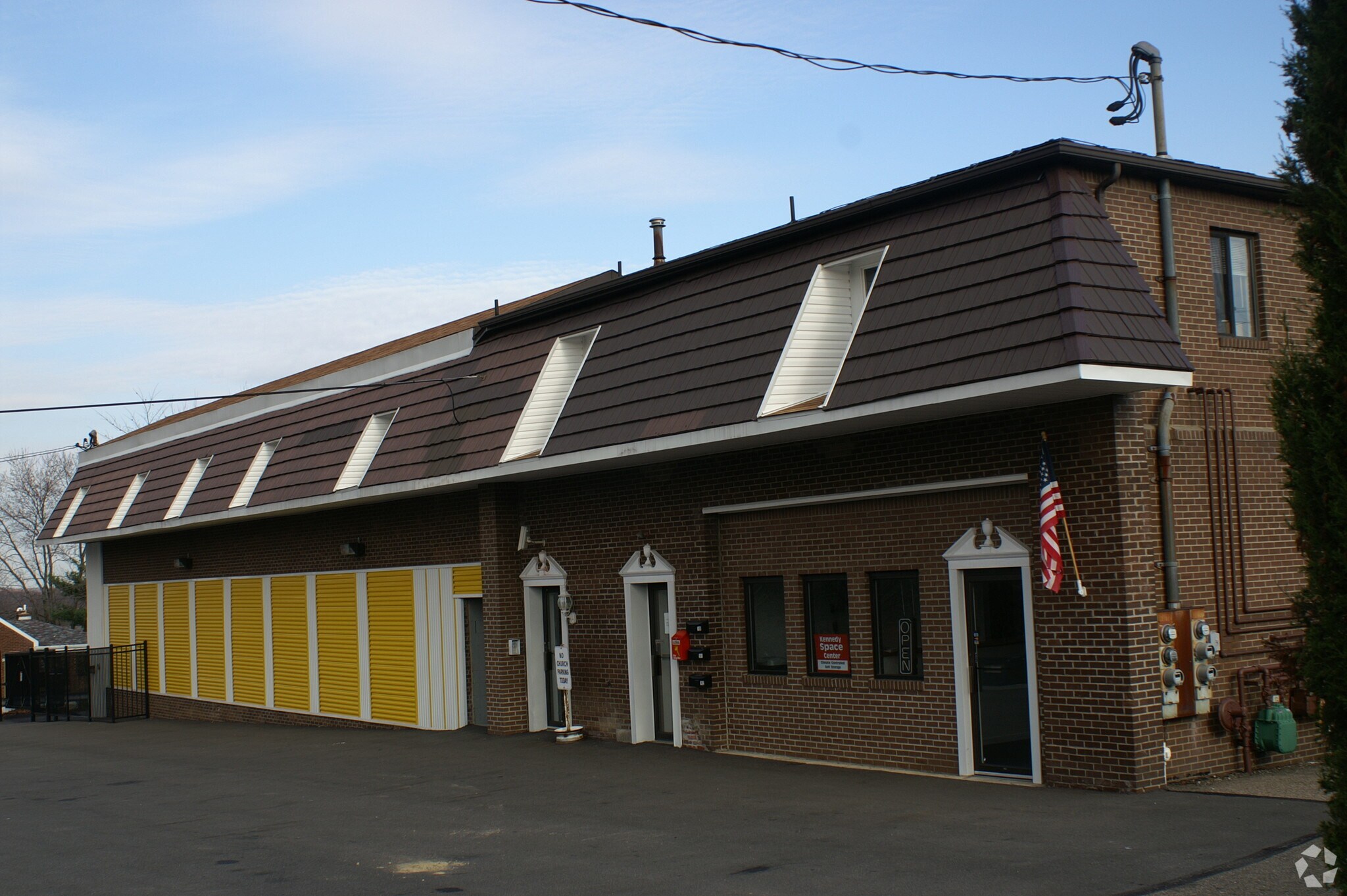 329 Forest Grove Rd, Coraopolis, PA for sale Primary Photo- Image 1 of 1