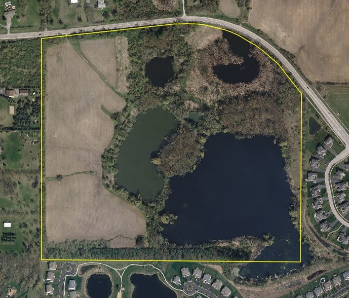 21155-21353 W Grass Lake Rd, Antioch, IL for sale - Aerial - Image 1 of 1