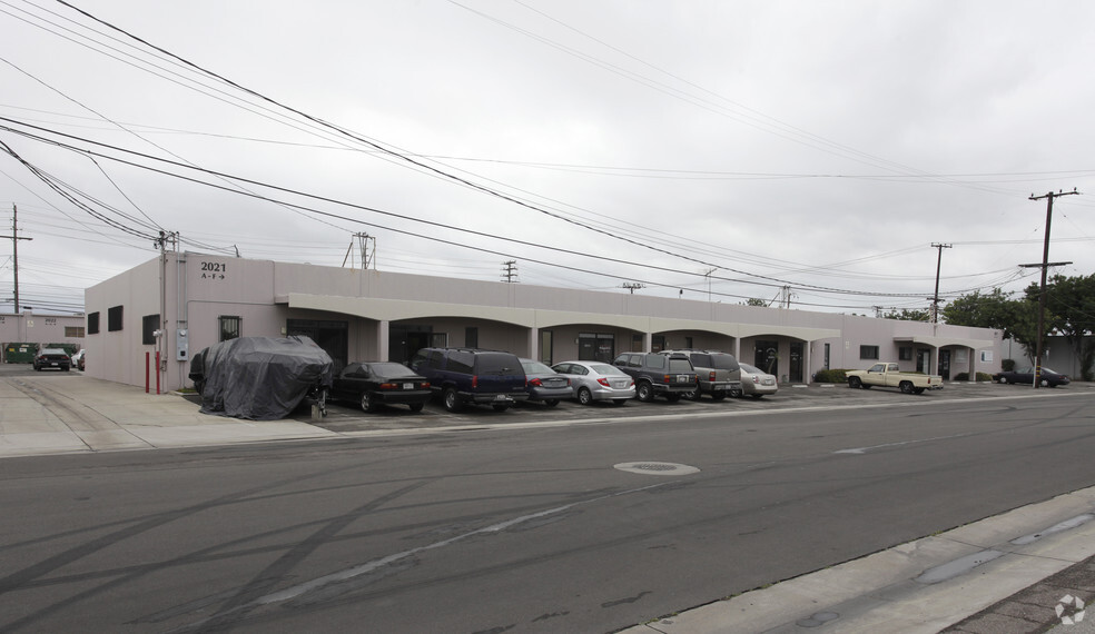 2021 S Eastwood Ave, Santa Ana, CA for lease - Primary Photo - Image 1 of 2