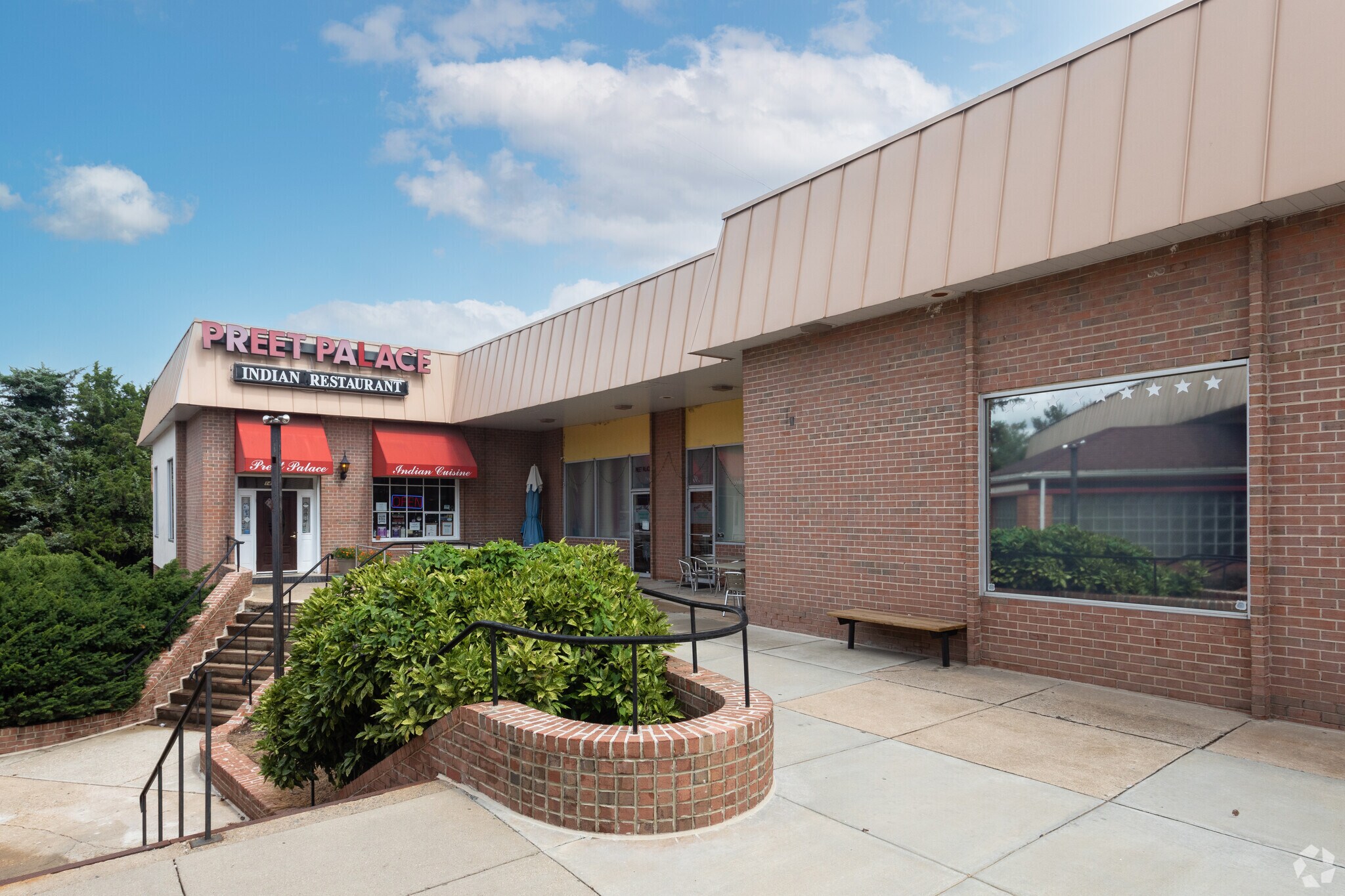 14100 Lee Hwy, Centreville, VA 20120 Newgate Shopping Center