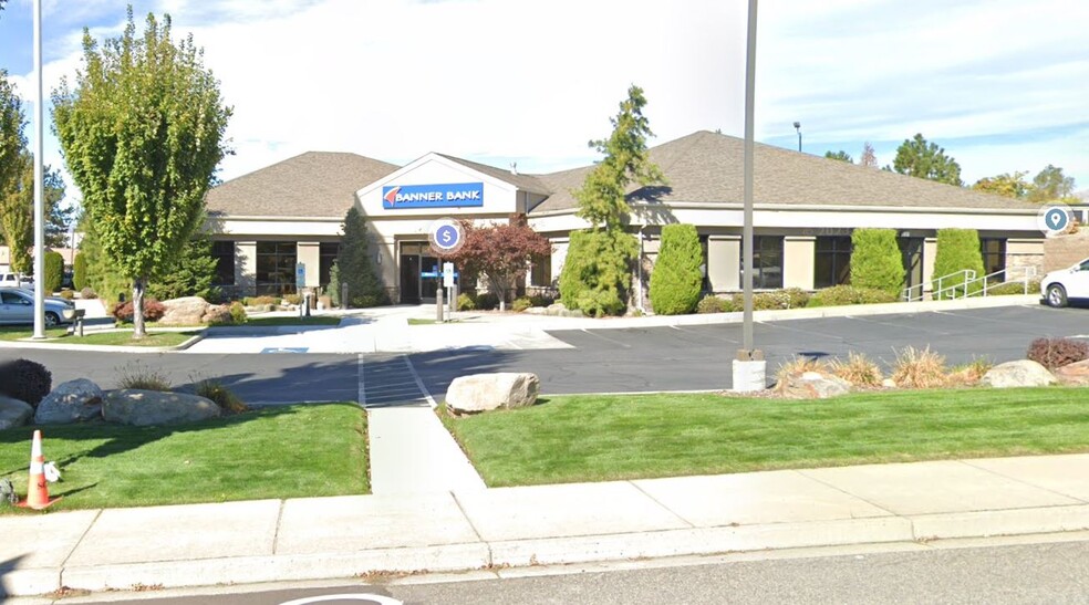 255 Rock Island Rd, East Wenatchee, WA for lease - Building Photo - Image 1 of 11