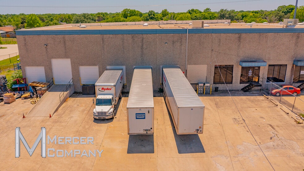12626-12684 International Pky, Dallas, TX for lease - Building Photo - Image 1 of 10