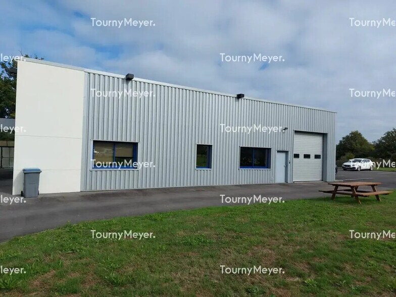 Flex in Treillières for lease - Building Photo - Image 2 of 6