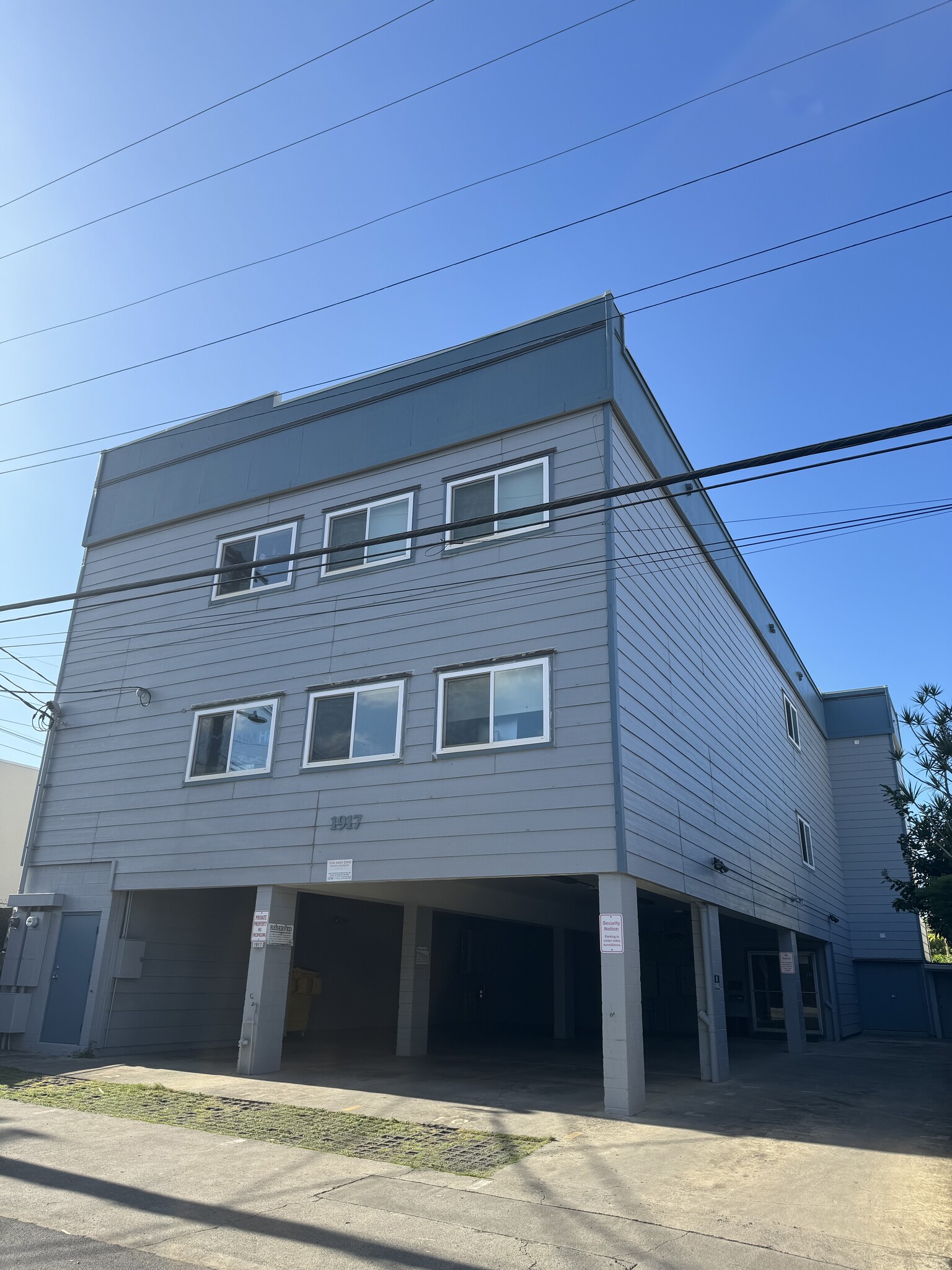 1917 Colburn St, Honolulu, HI for lease Building Photo- Image 1 of 5