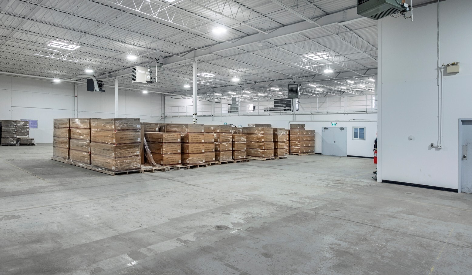 3526 26th St NE, Calgary, AB for lease Interior Photo- Image 1 of 4