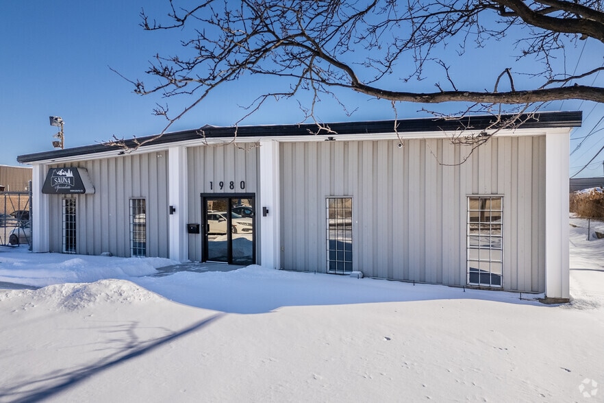 1980 Rue Monterey, Laval, QC for sale - Primary Photo - Image 1 of 1